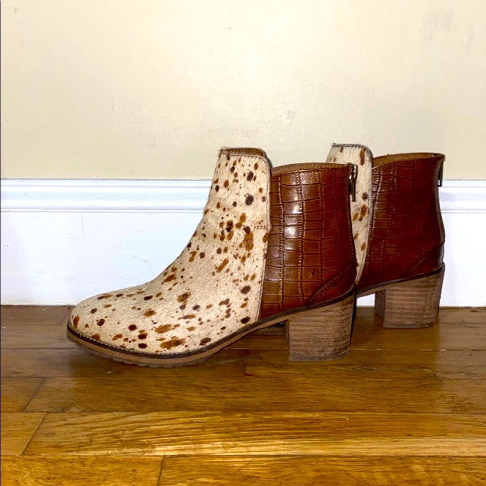 Diba True Kam Den Tan Cow Ankle Boots